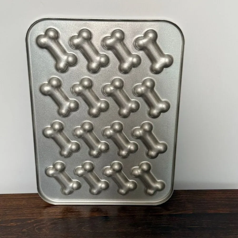Puppy Love Nordic Ware baking sheet dog bone treats - makes 16